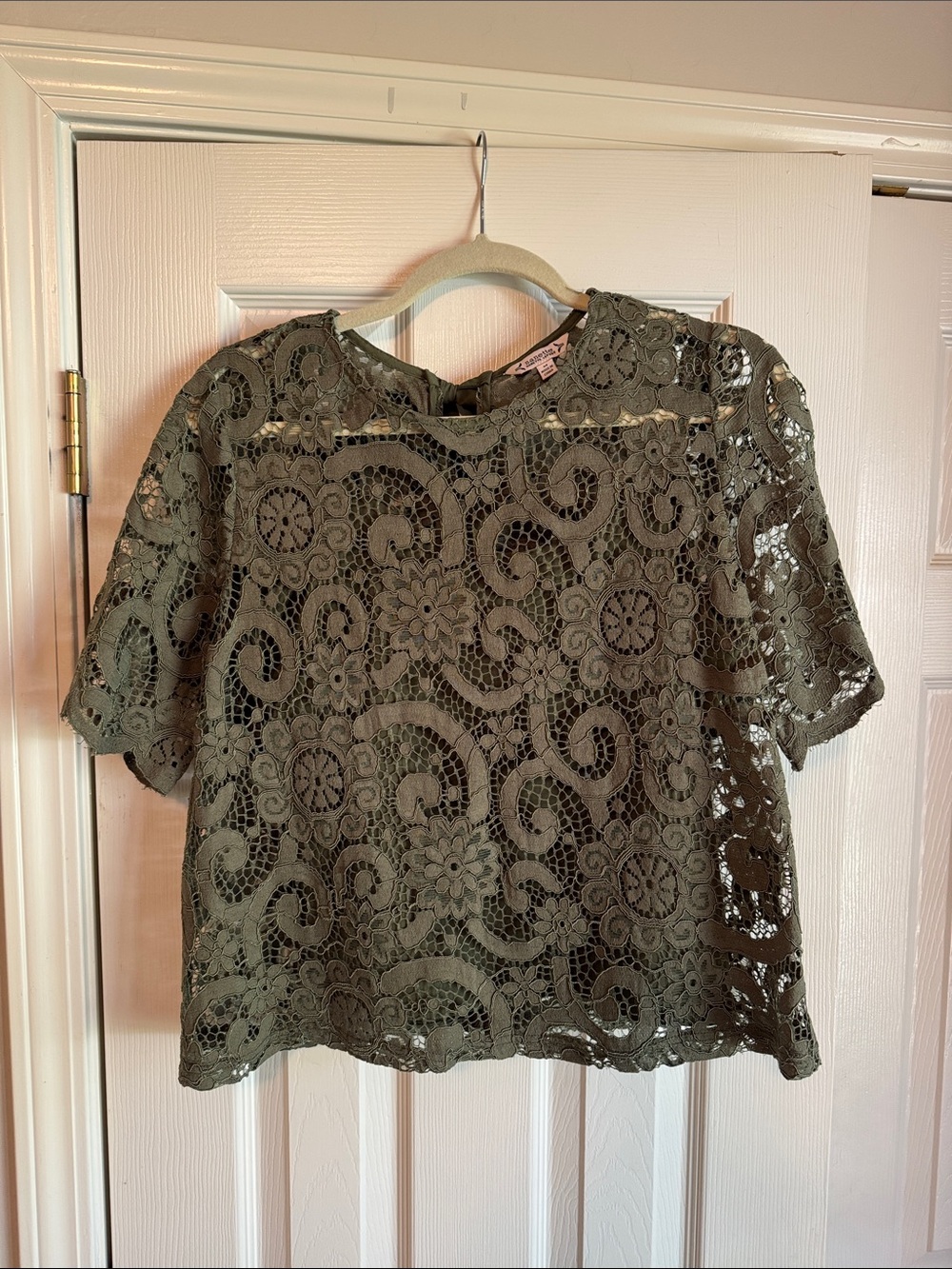 Nanette Lepore Olive Green Lace Short Sleeve Blouse
